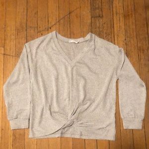 V-neck light gray layering sweater